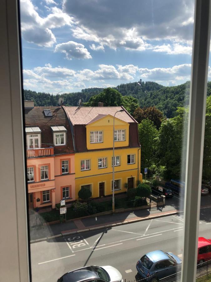 Byt s krásnou vyhlídkou na hotel Imperial Karlovy Vary Exterior foto